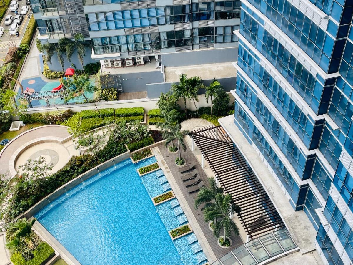 Uptown Parksuites Bgc Тагуиг Екстериор снимка
