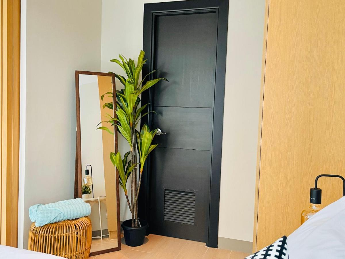 Uptown Parksuites Bgc Тагуиг Екстериор снимка