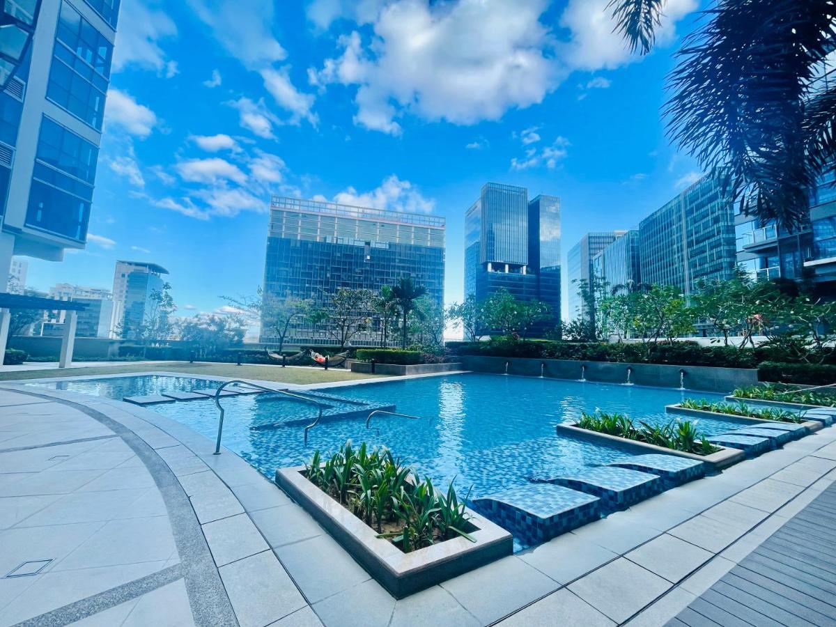 Uptown Parksuites Bgc Тагуиг Екстериор снимка