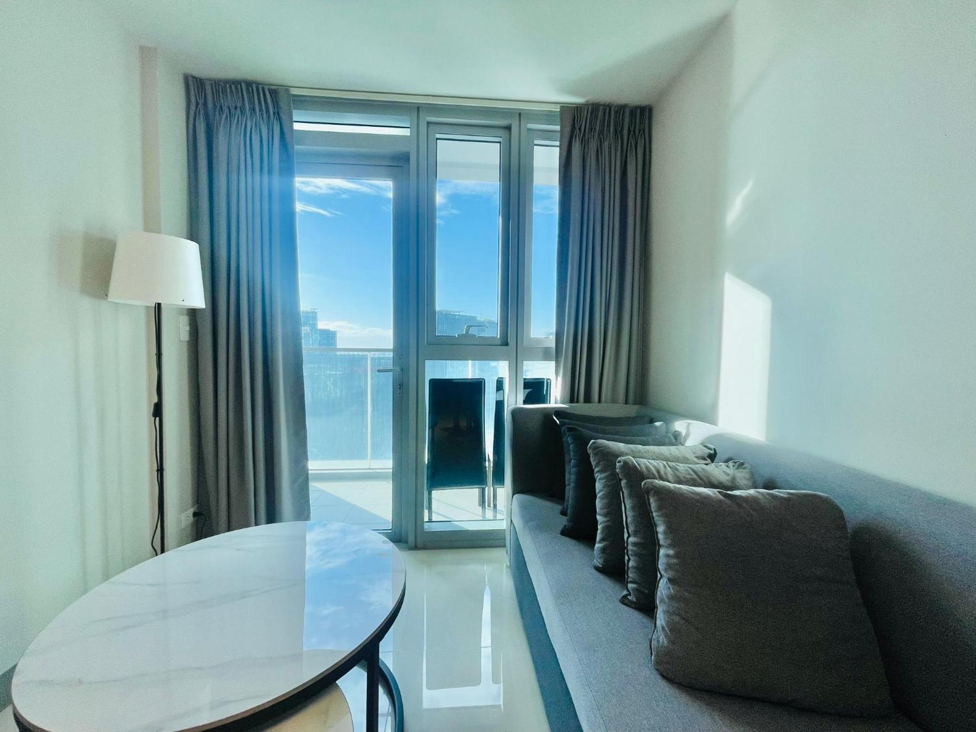 Uptown Parksuites Bgc Тагуиг Екстериор снимка
