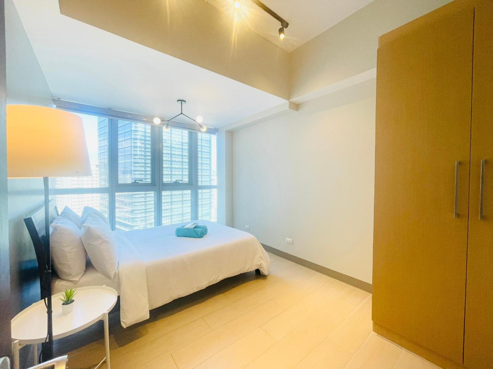 Uptown Parksuites Bgc Тагуиг Екстериор снимка