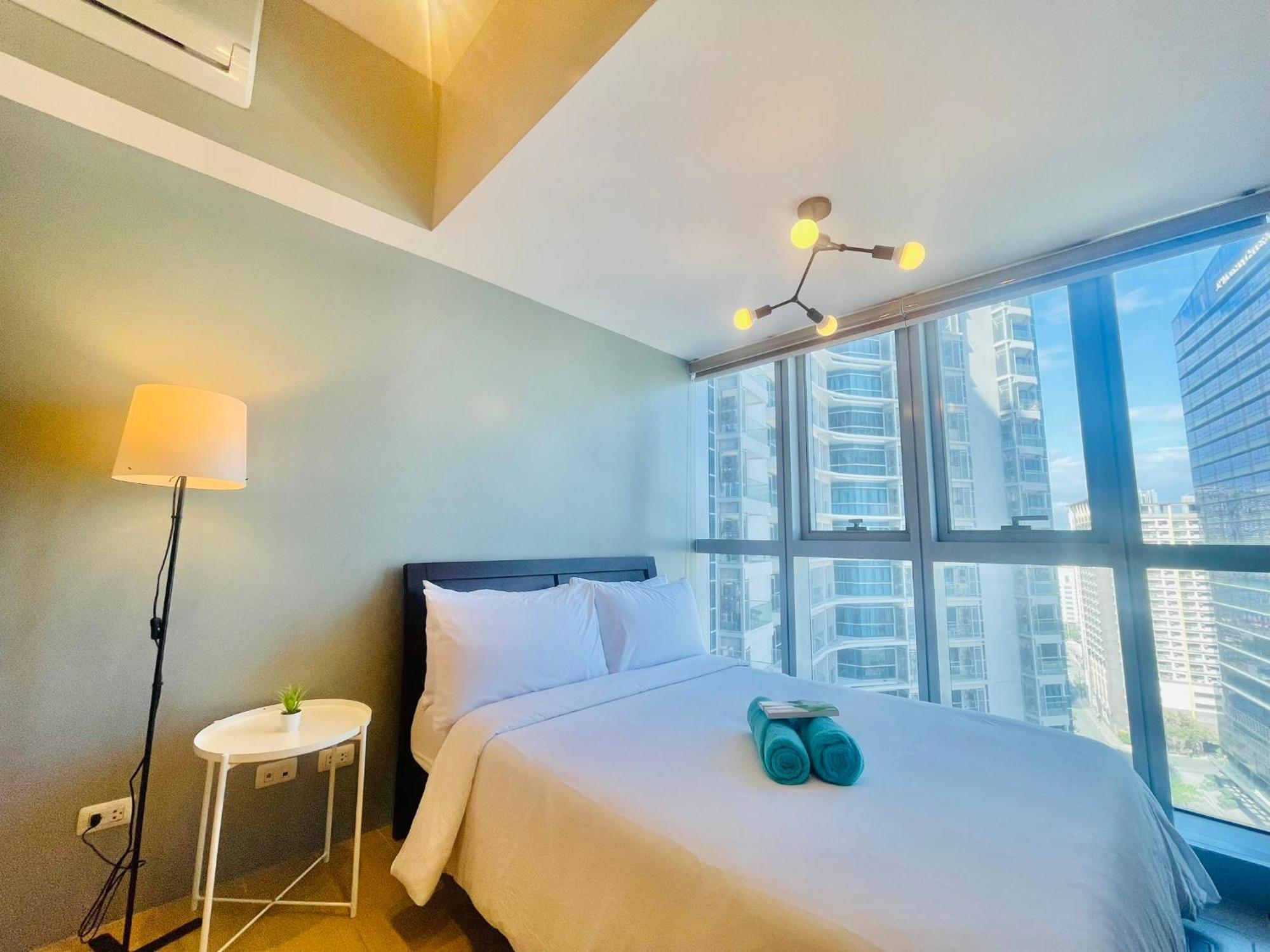 Uptown Parksuites Bgc Тагуиг Екстериор снимка