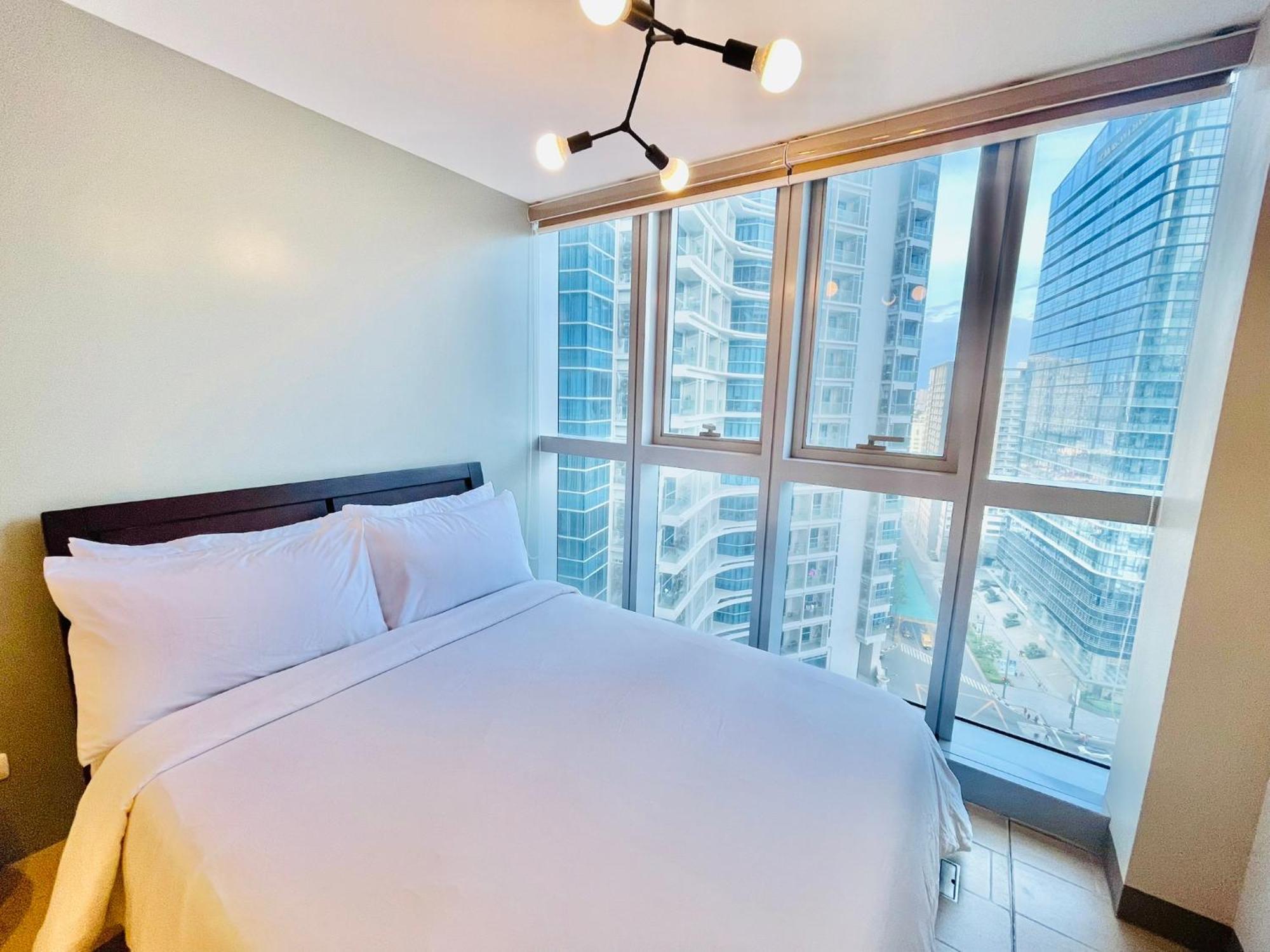 Uptown Parksuites Bgc Тагуиг Екстериор снимка